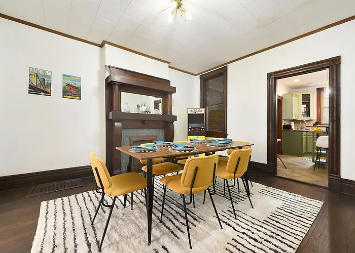 4bd Escape: Bbq, Games, 10mins To Upitt Holiday home